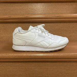 Reebok Classic 90s Style White Leather Casual Shoes with Tan Bottoms